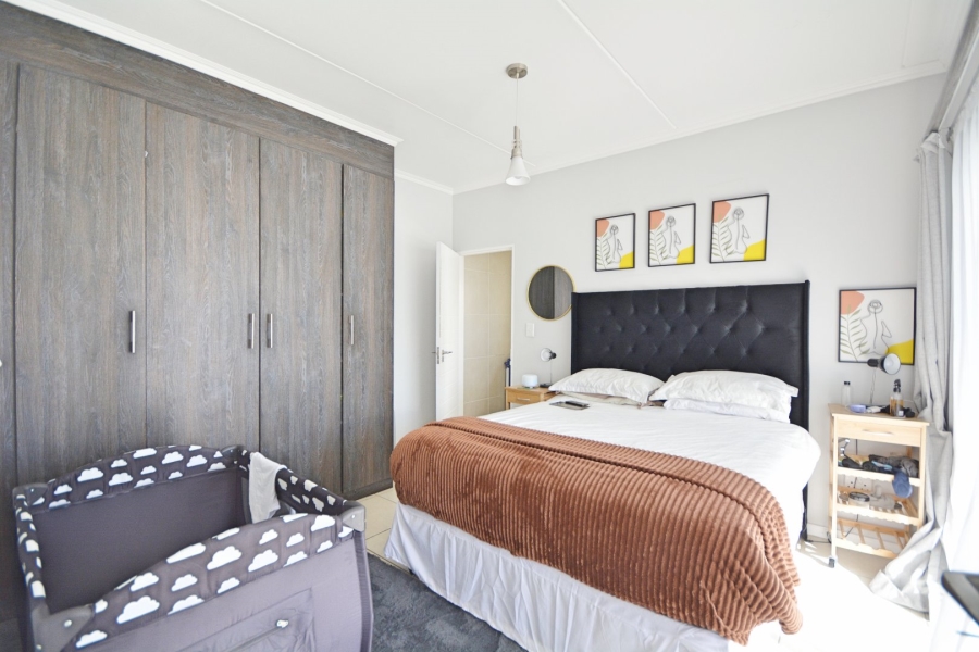 To Let 1 Bedroom Property for Rent in Sandown Western Cape